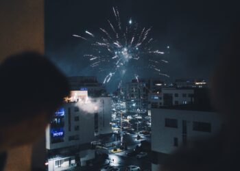 czy fajerwerki sa szkodliwe dla zdrowia i srodowiska